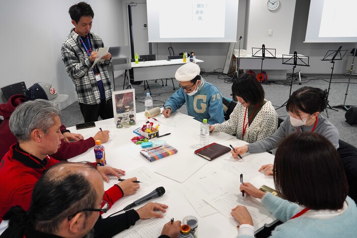 同じくラップを考案中のBグループ