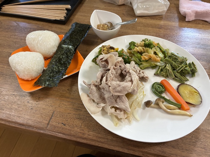 子どもと共に食べるランチ。
