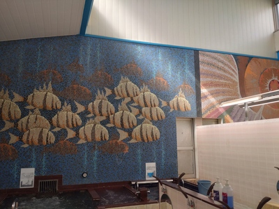 熱帯魚の壁画