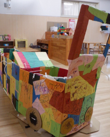 カラフルなバス