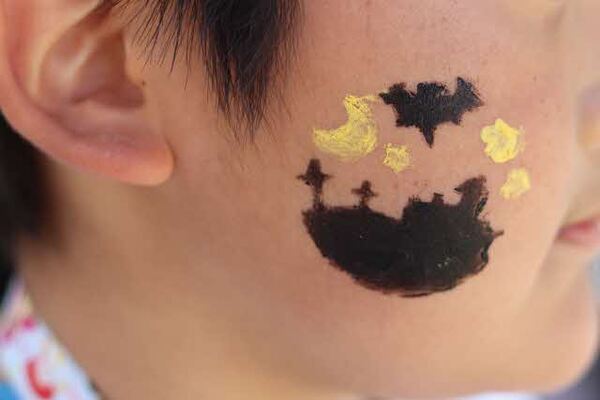 フェイスペイント