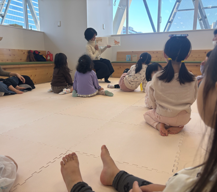 読み聞かせの様子