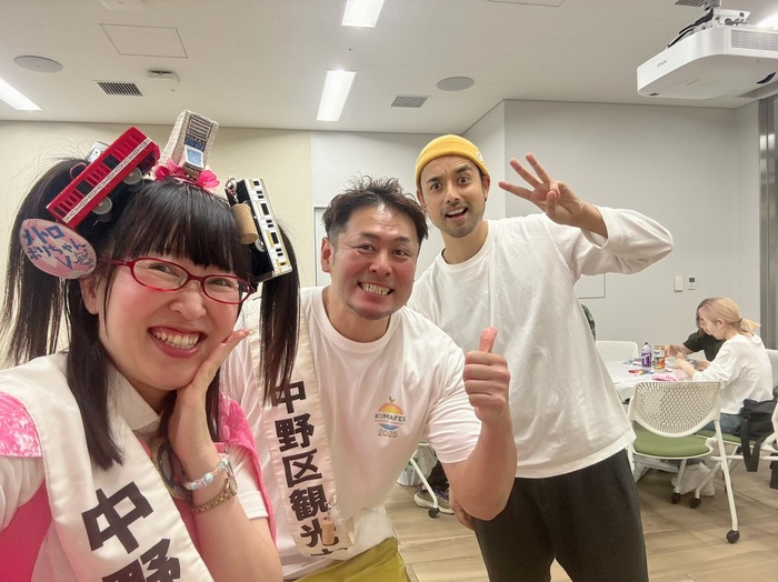 一番右が手芸家洋輔さん。