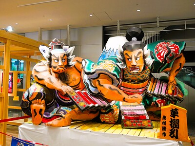 区役所1階の小型ねぶた