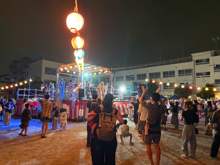 盆踊りの様子