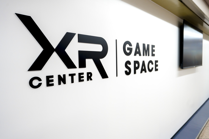 XRセンターの看板