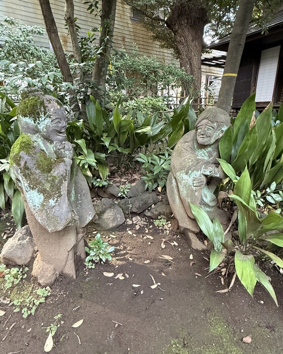寒山拾得の石像