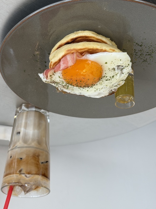 pancakes with eggs and bacon