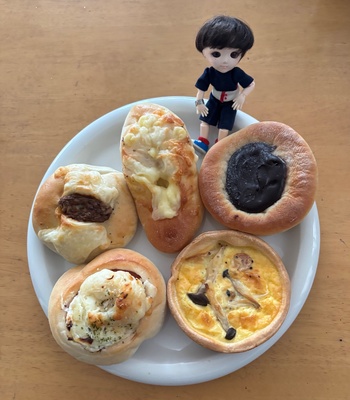 CROIXのパンたちとちびナカノさん