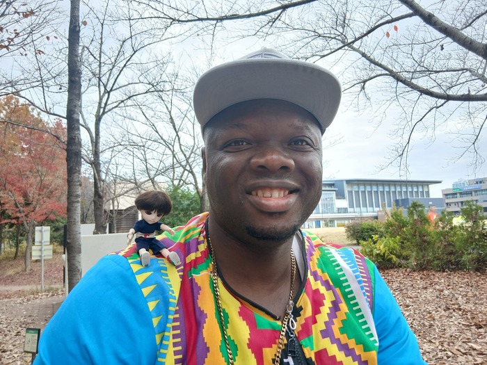 コジョさんと肩に乗るちびナカノさん