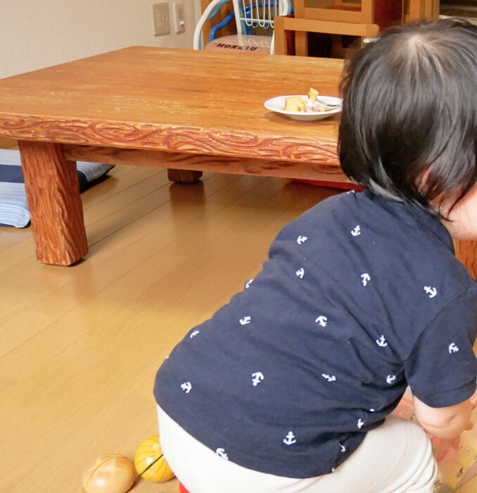 子どもも使えるローテーブル