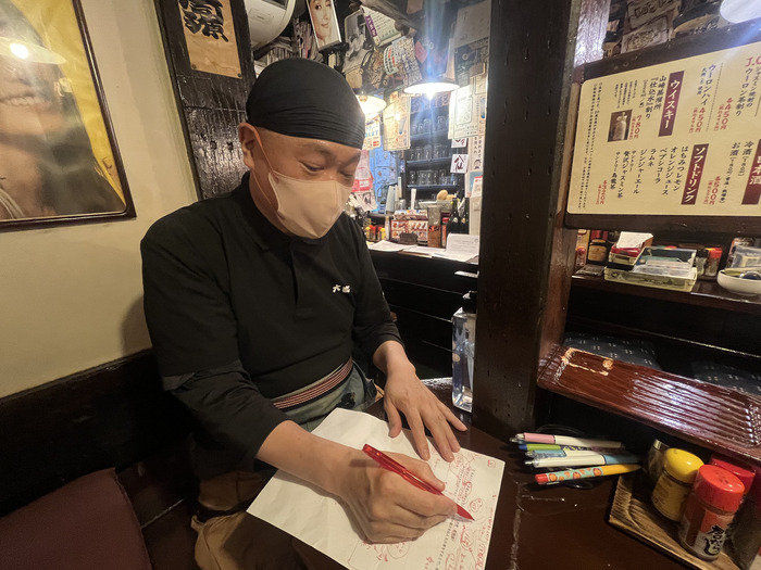 店主の松栄（まつえ）さん。