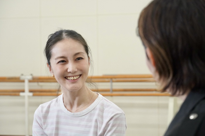 笑顔の青山さん