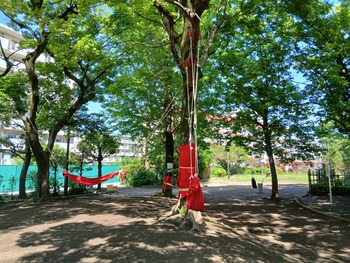 上高田台公園のブランコ