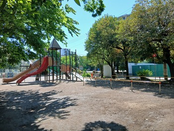 上高田台公園の子ども用遊具
