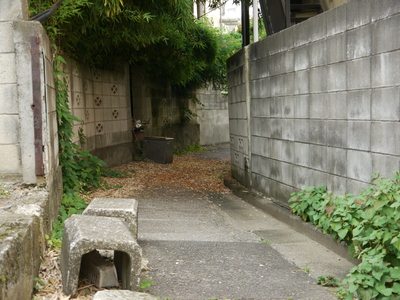 住宅街の細道