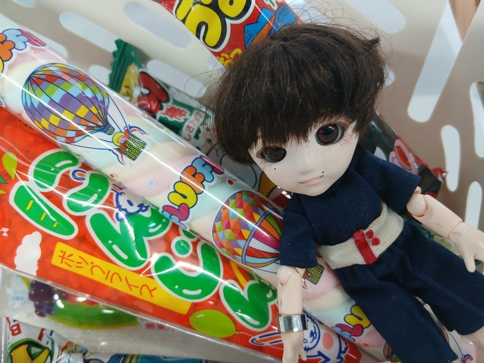 駄菓子とちびナカノさん