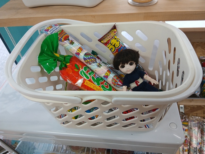 駄菓子とちびナカノさん