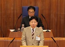 施政方針説明を行う酒井区長